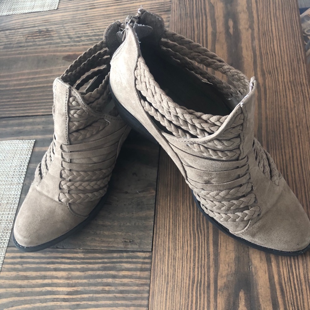 Women’s Rue 21 ankle booties